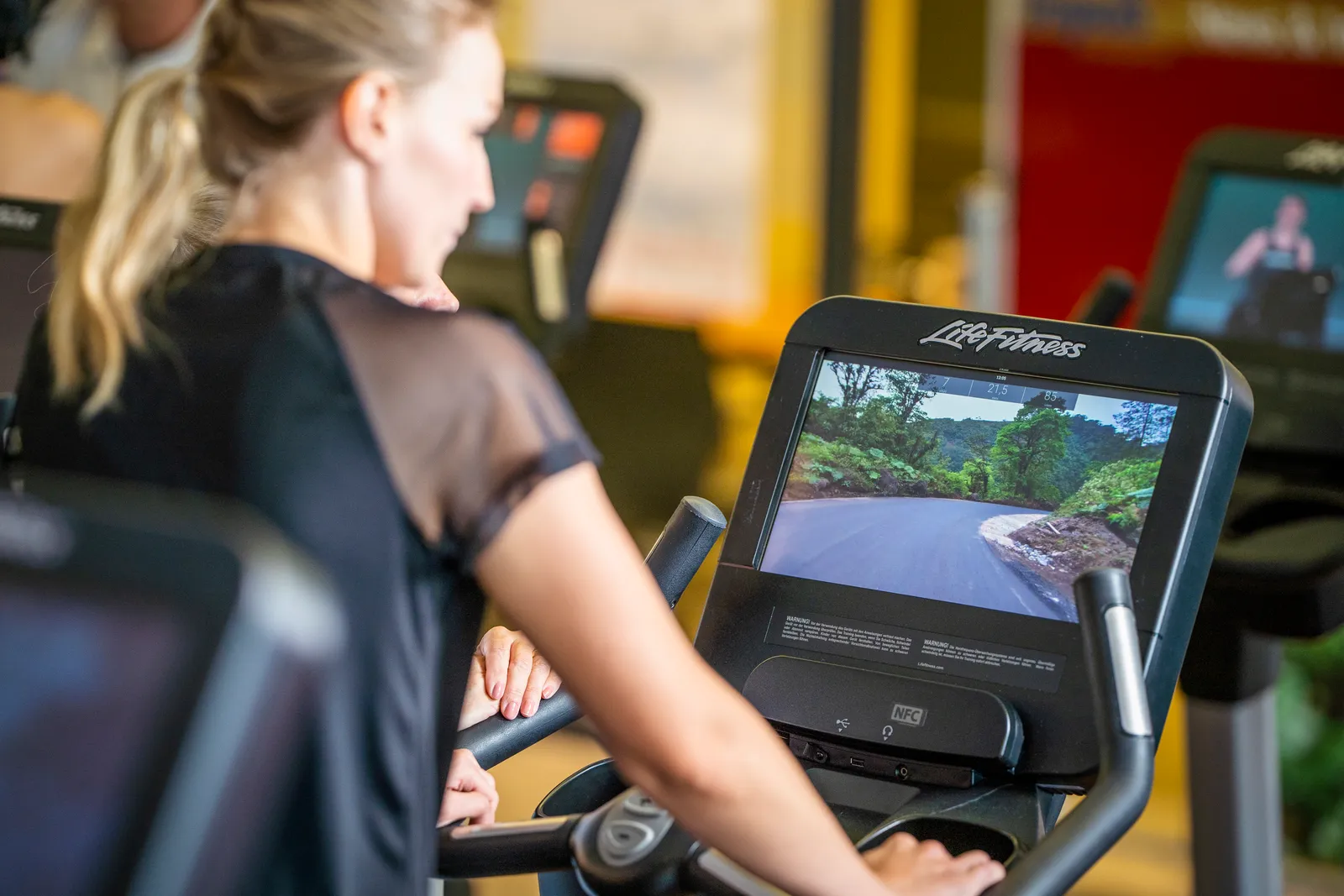 Atmosphäre und Training im Impuls Fitness Oldenburg - Bild 1