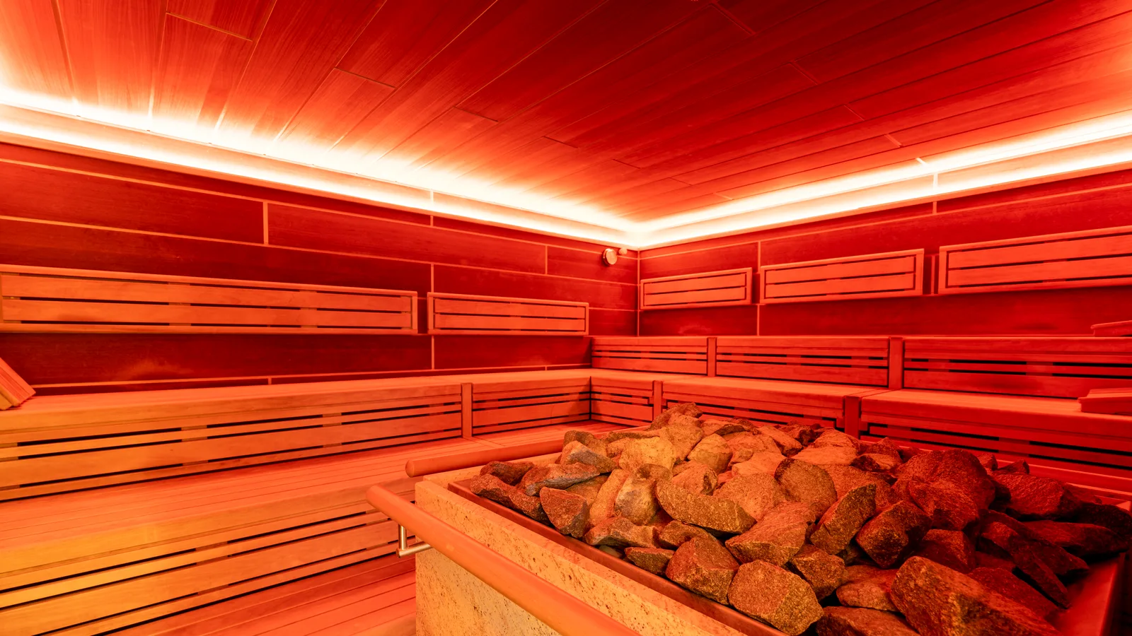 Sauna in Oldenburg:
Regeneration durch wohltuende Wärme Header Hintergrund